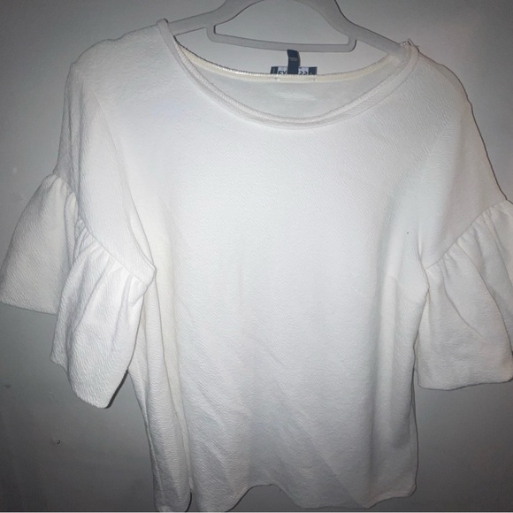 white blouse - Picture 1 of 3